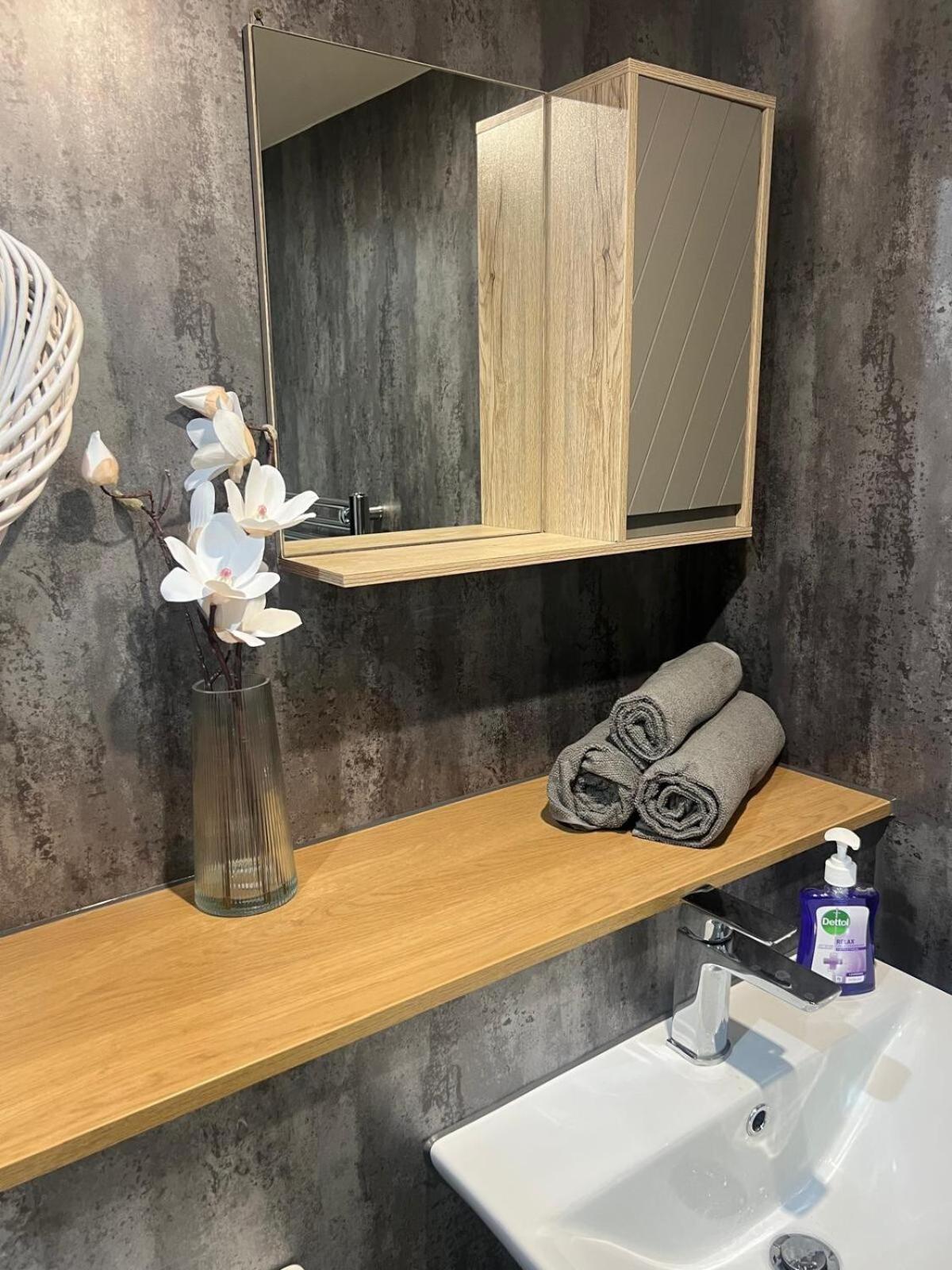 Apartment 1 Bed In The Heart Of